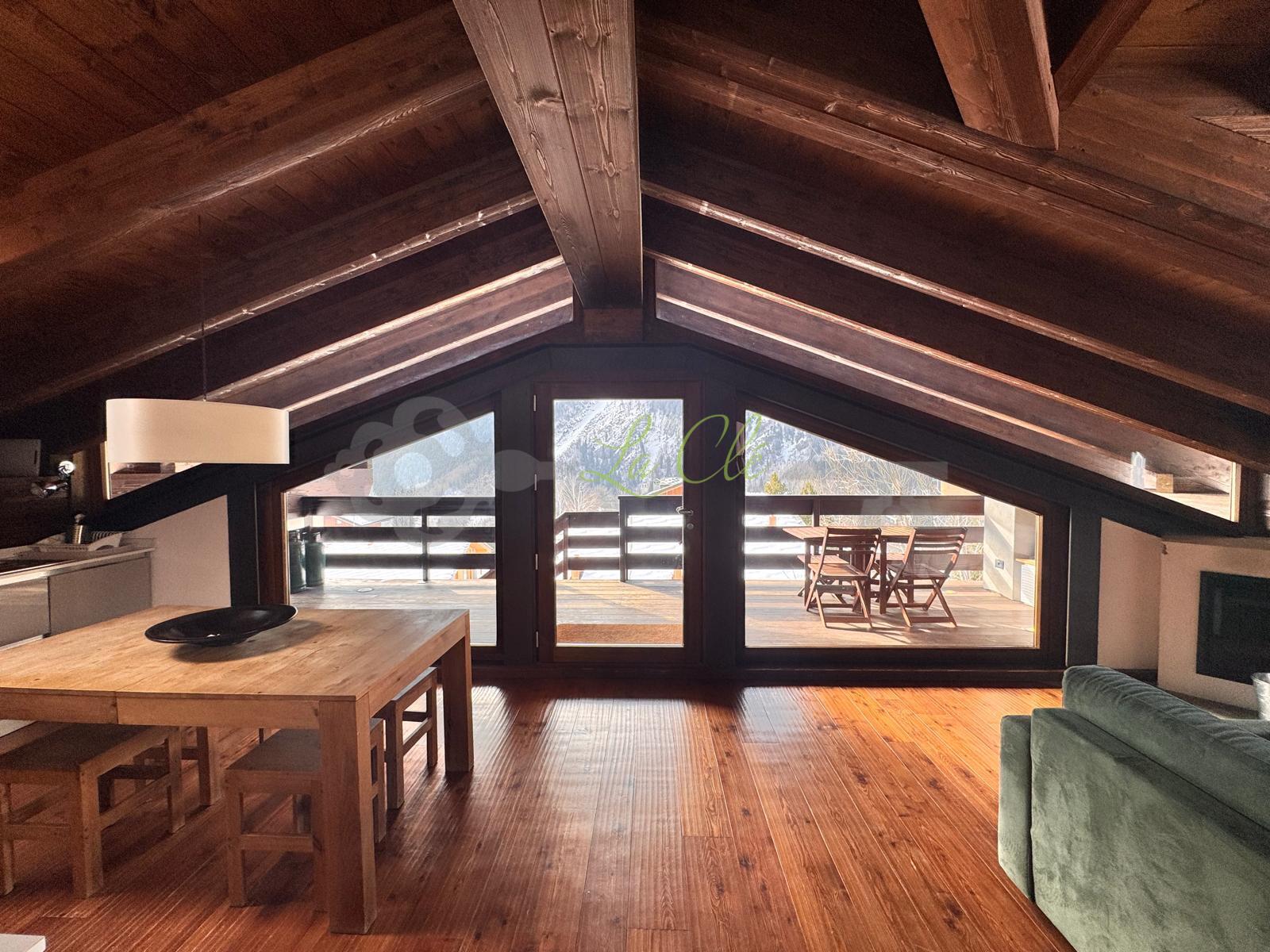 Mansarda con terrazzo, Pr�-Saint-Didier verrand