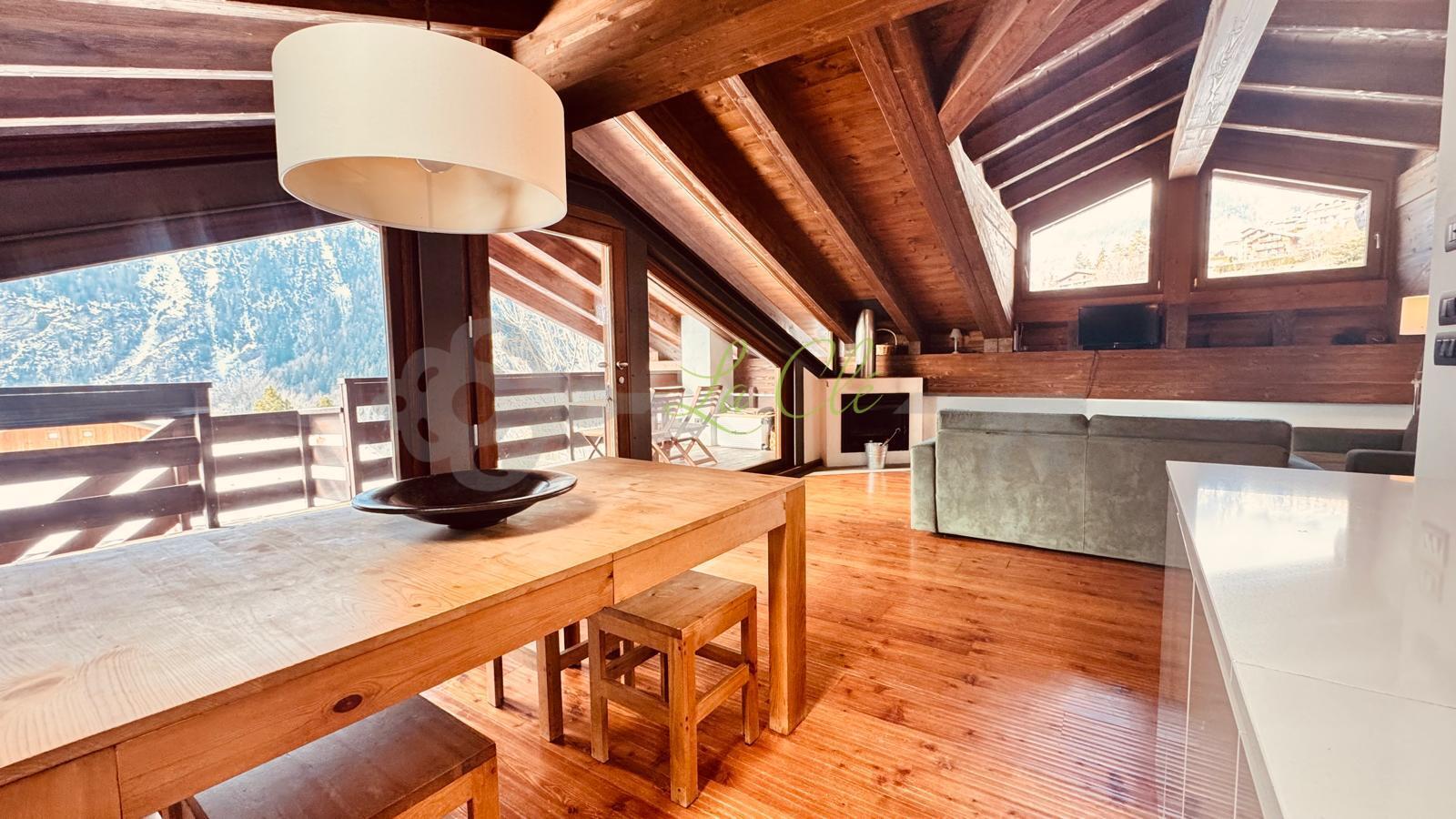 Mansarda con terrazzo, Pr�-Saint-Didier verrand