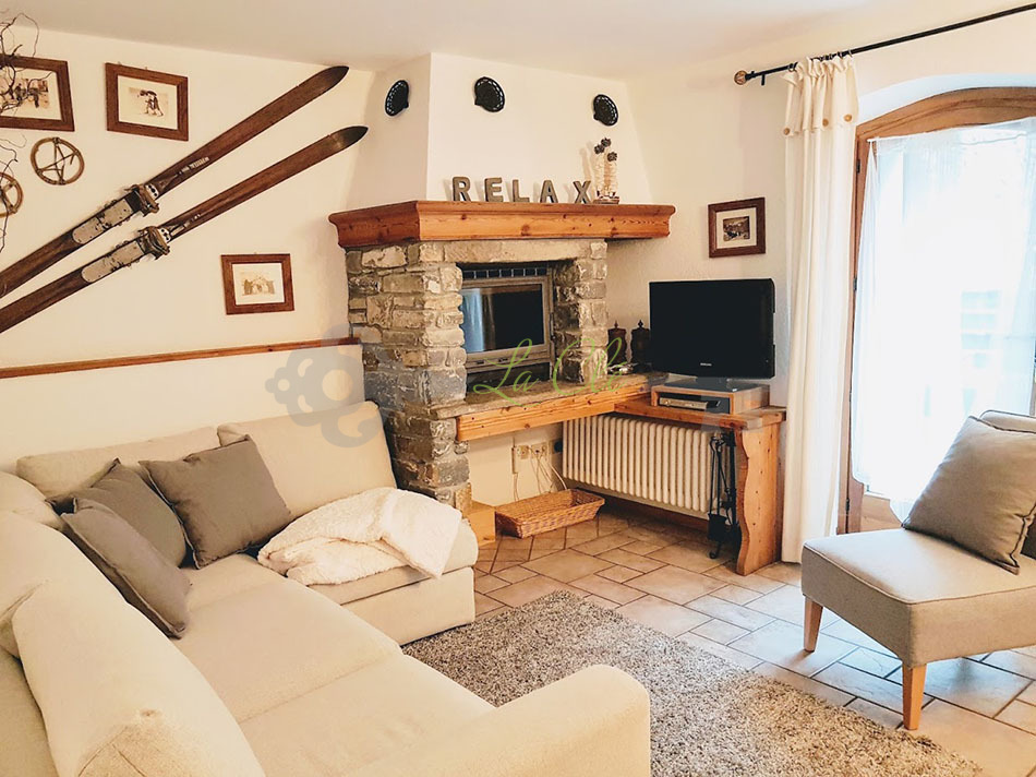 Trilocale con giardino in via grapillon 7, Courmayeur