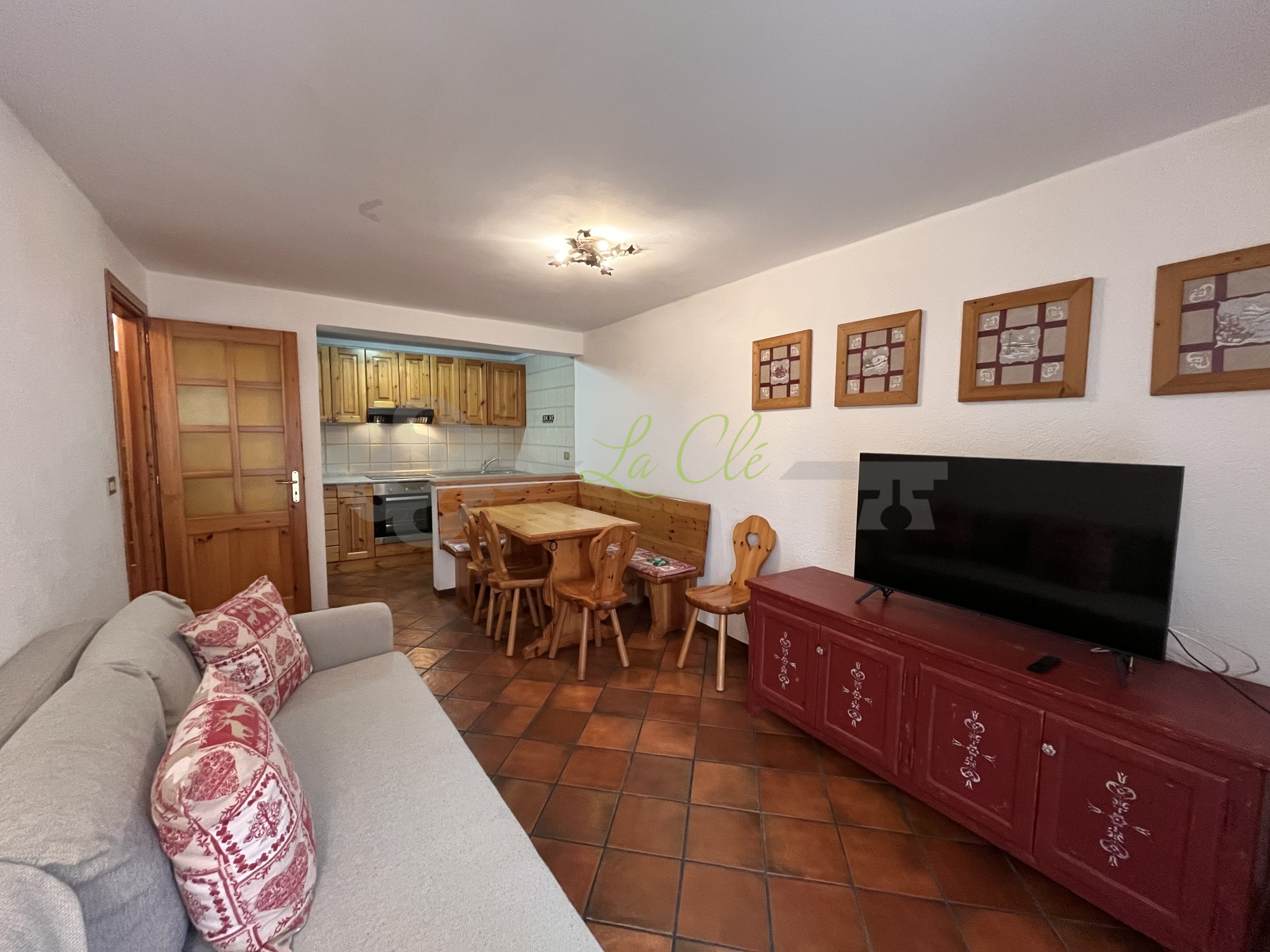 Trilocale ristrutturato in via roma, Courmayeur