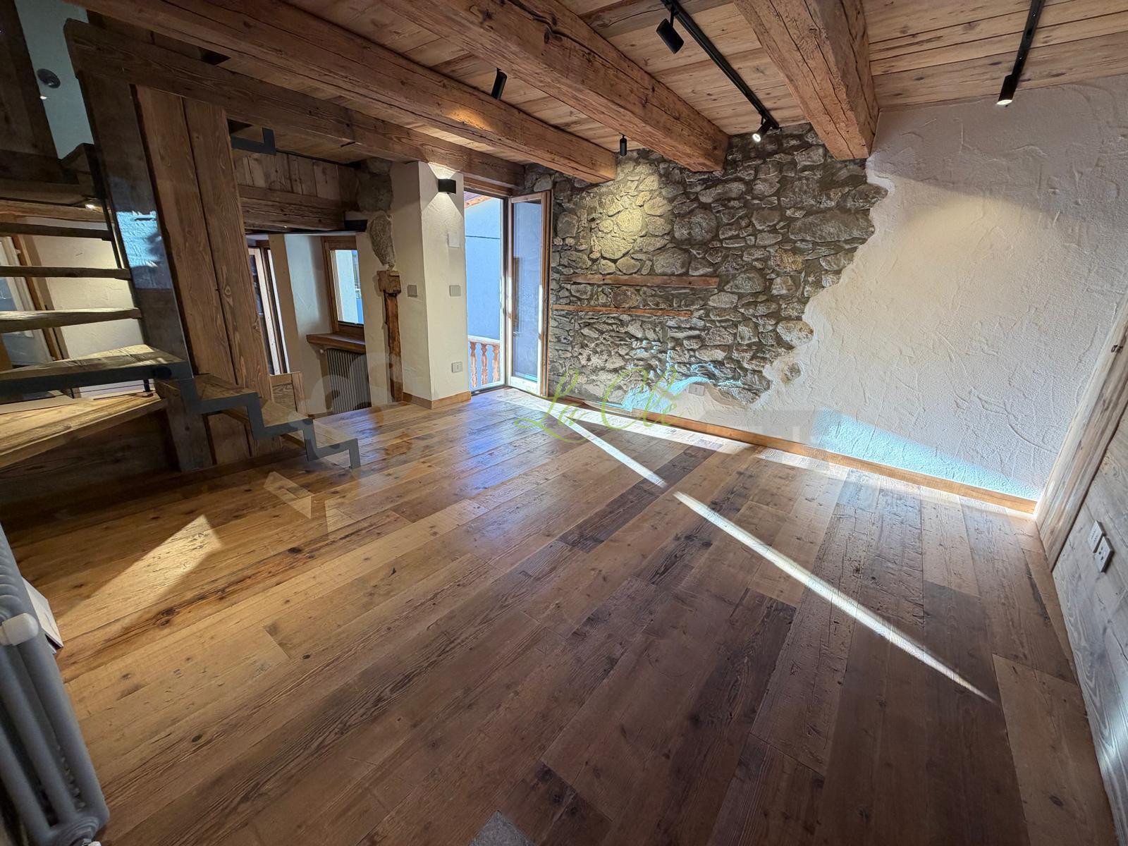 Appartamento con box in via passerin d'entreves 11, Courmayeur