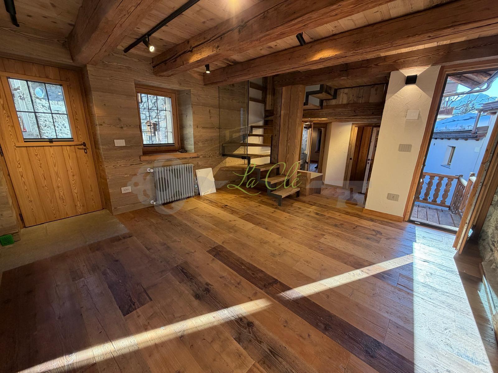 Appartamento con box in via passerin d'entreves 11, Courmayeur