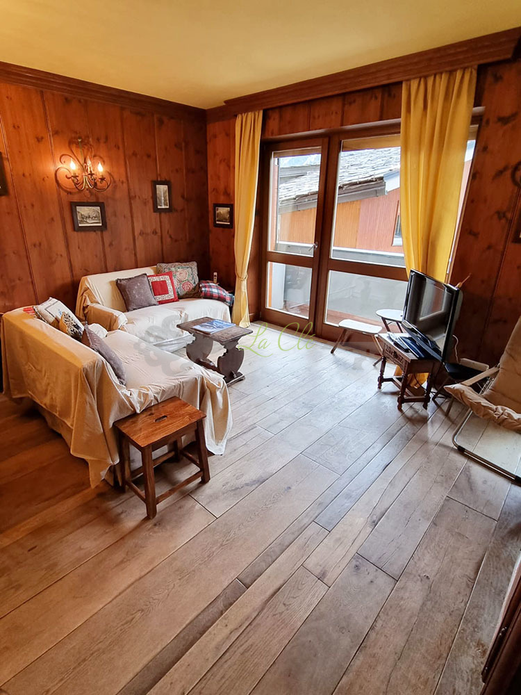 Quadrilocale con box in via roma 10, Courmayeur