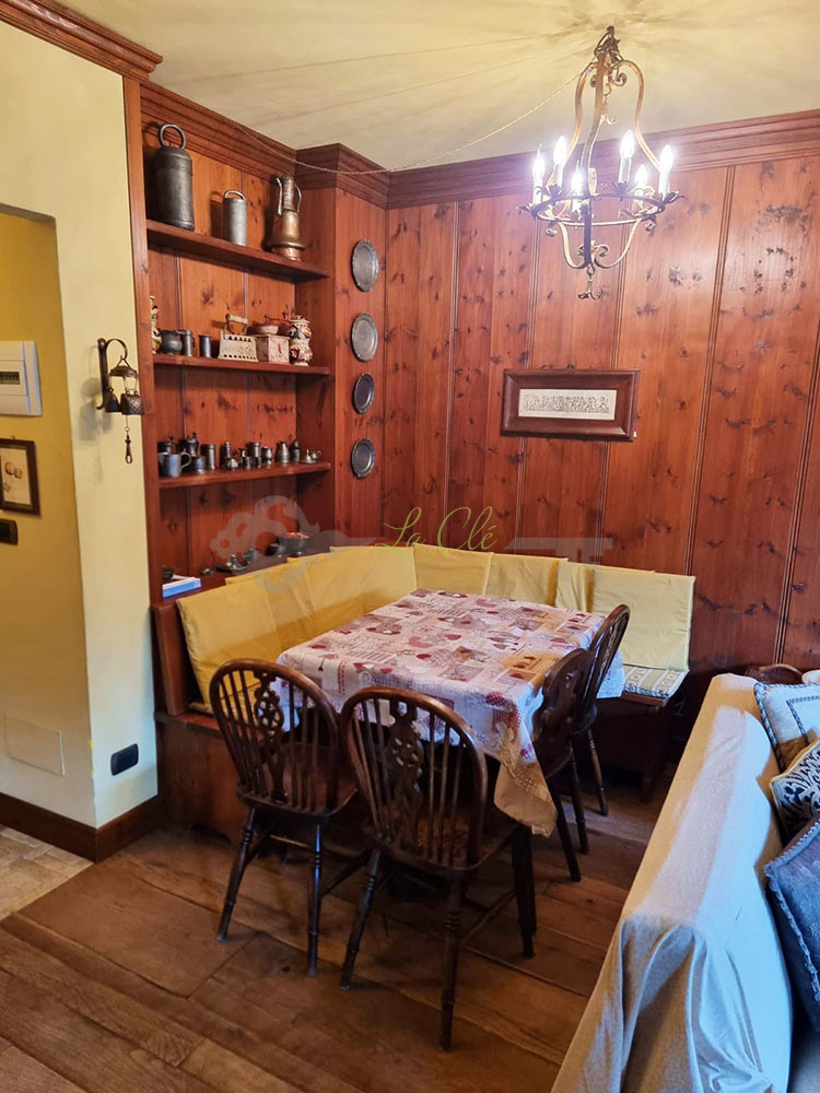 Quadrilocale con box in via roma 10, Courmayeur