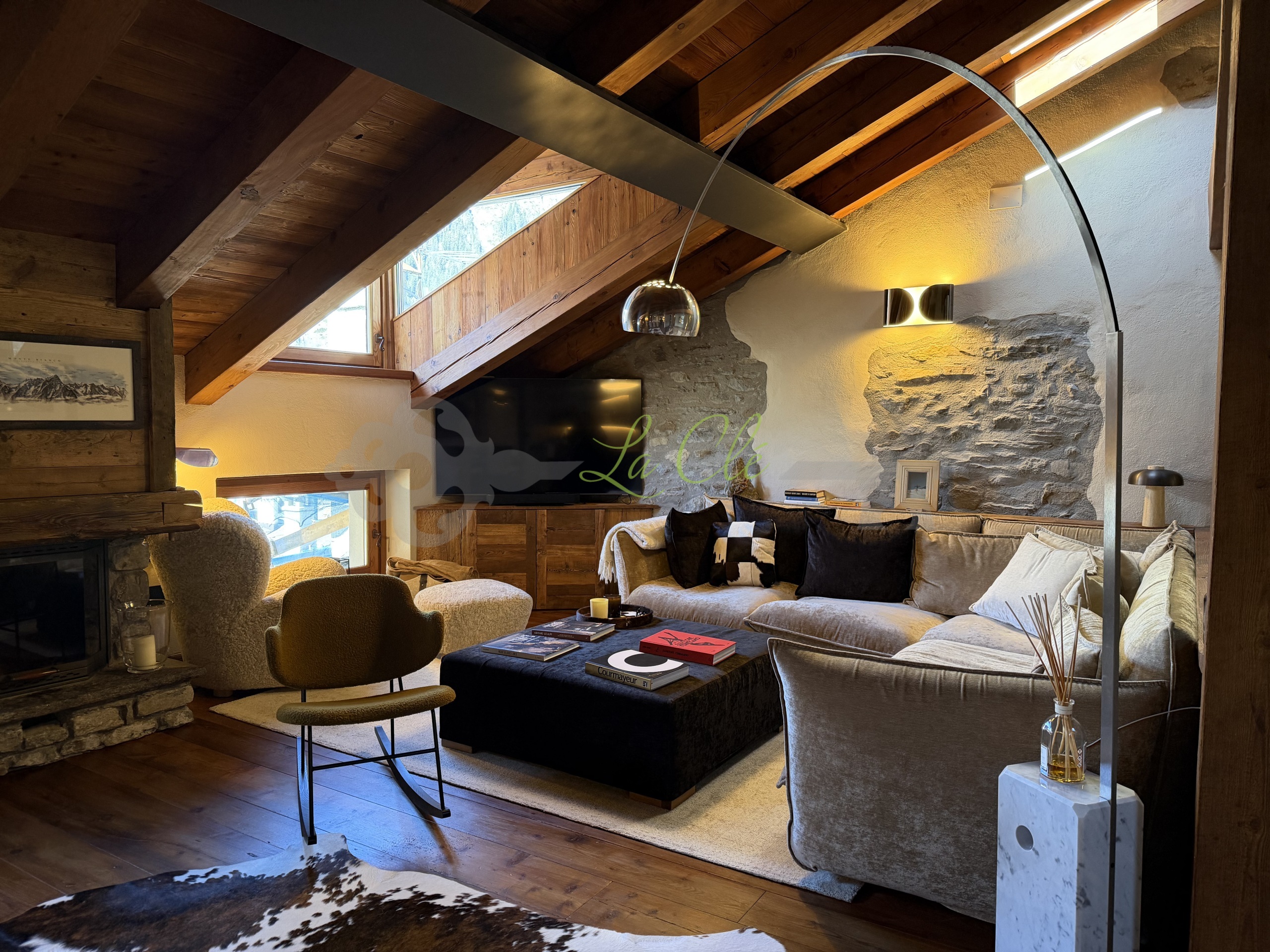 Appartamento con terrazzo in via roma 73, Courmayeur