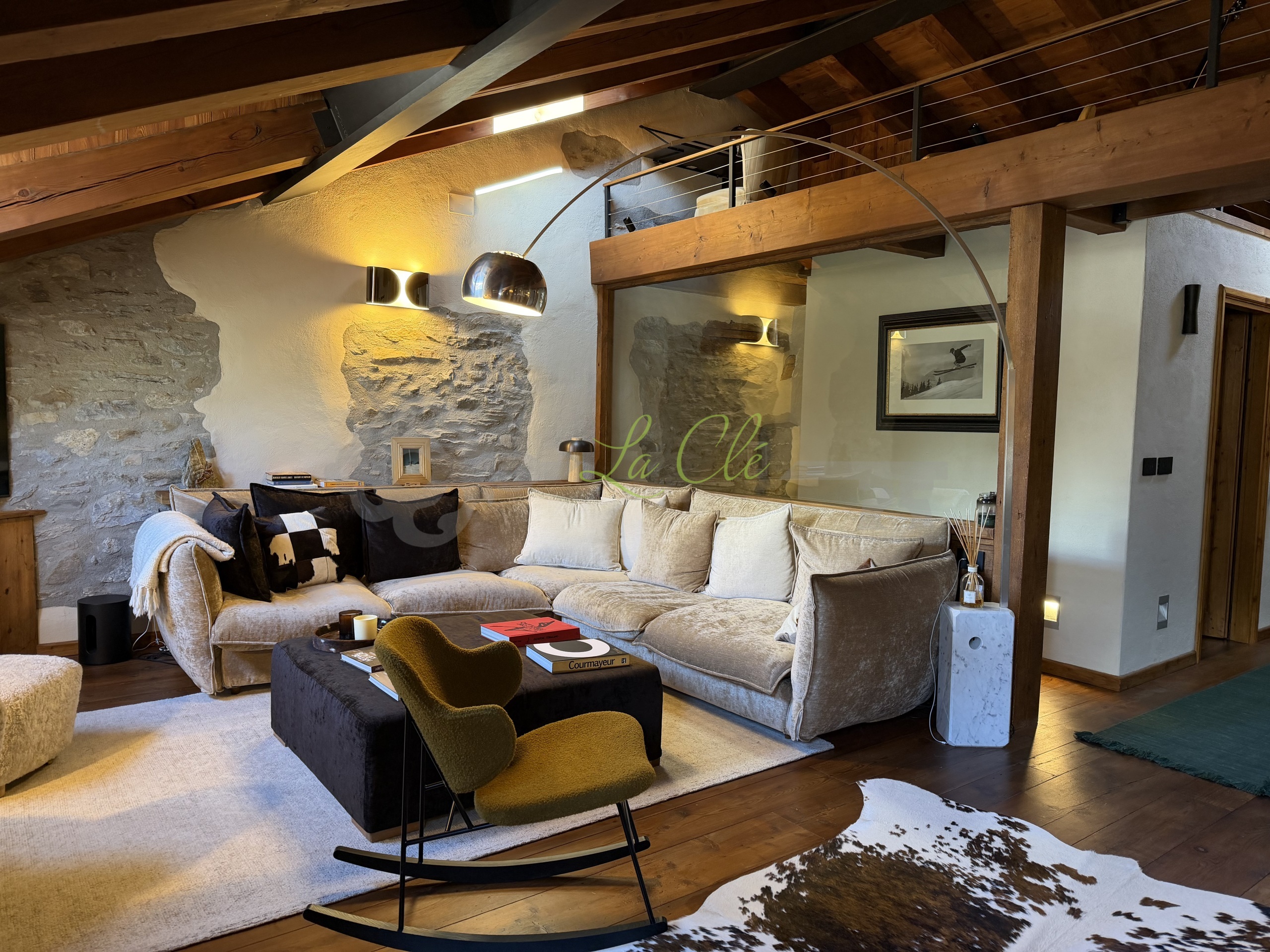 Appartamento con terrazzo in via roma 73, Courmayeur