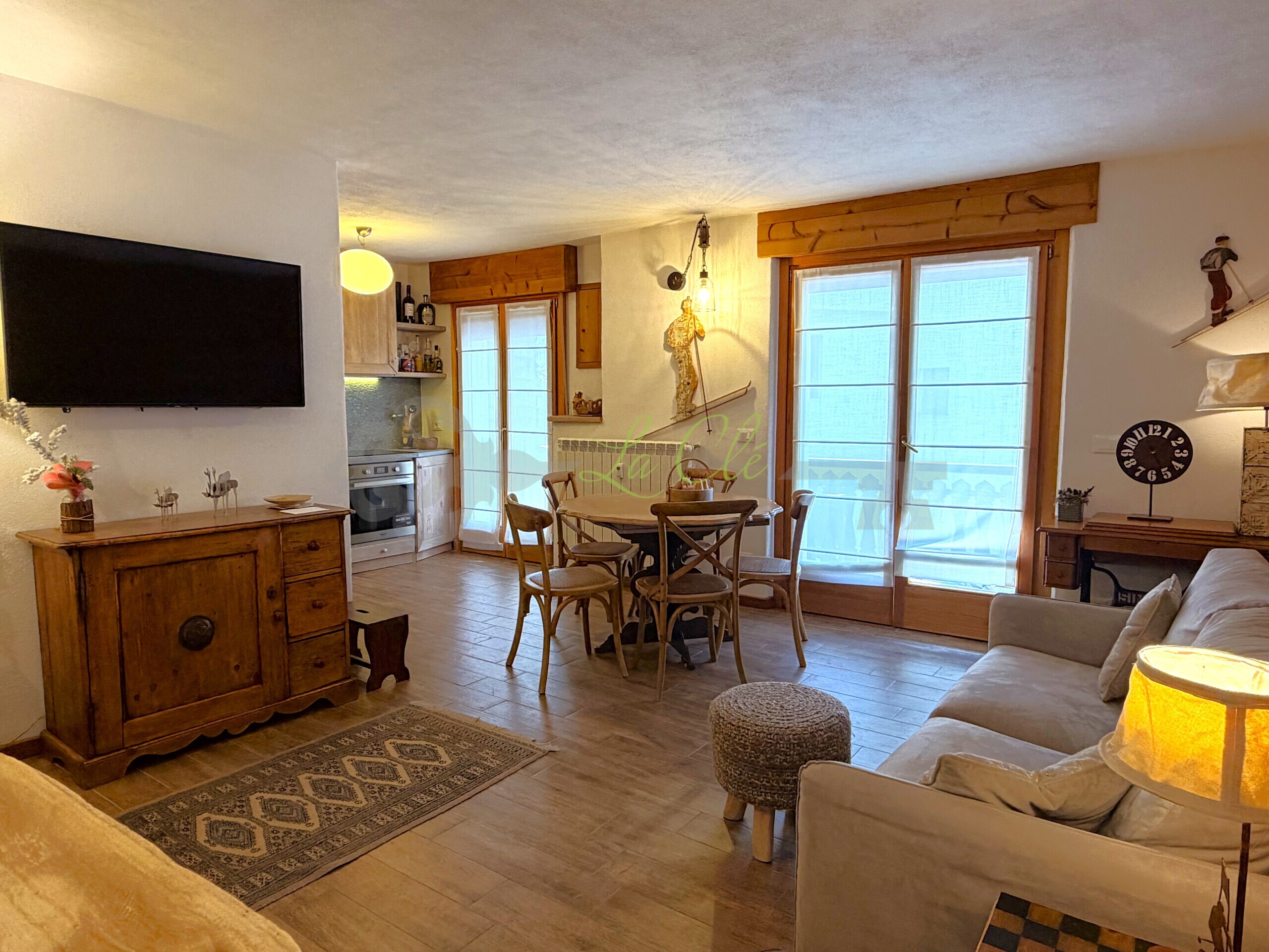 Trilocale con terrazzo, Courmayeur centro