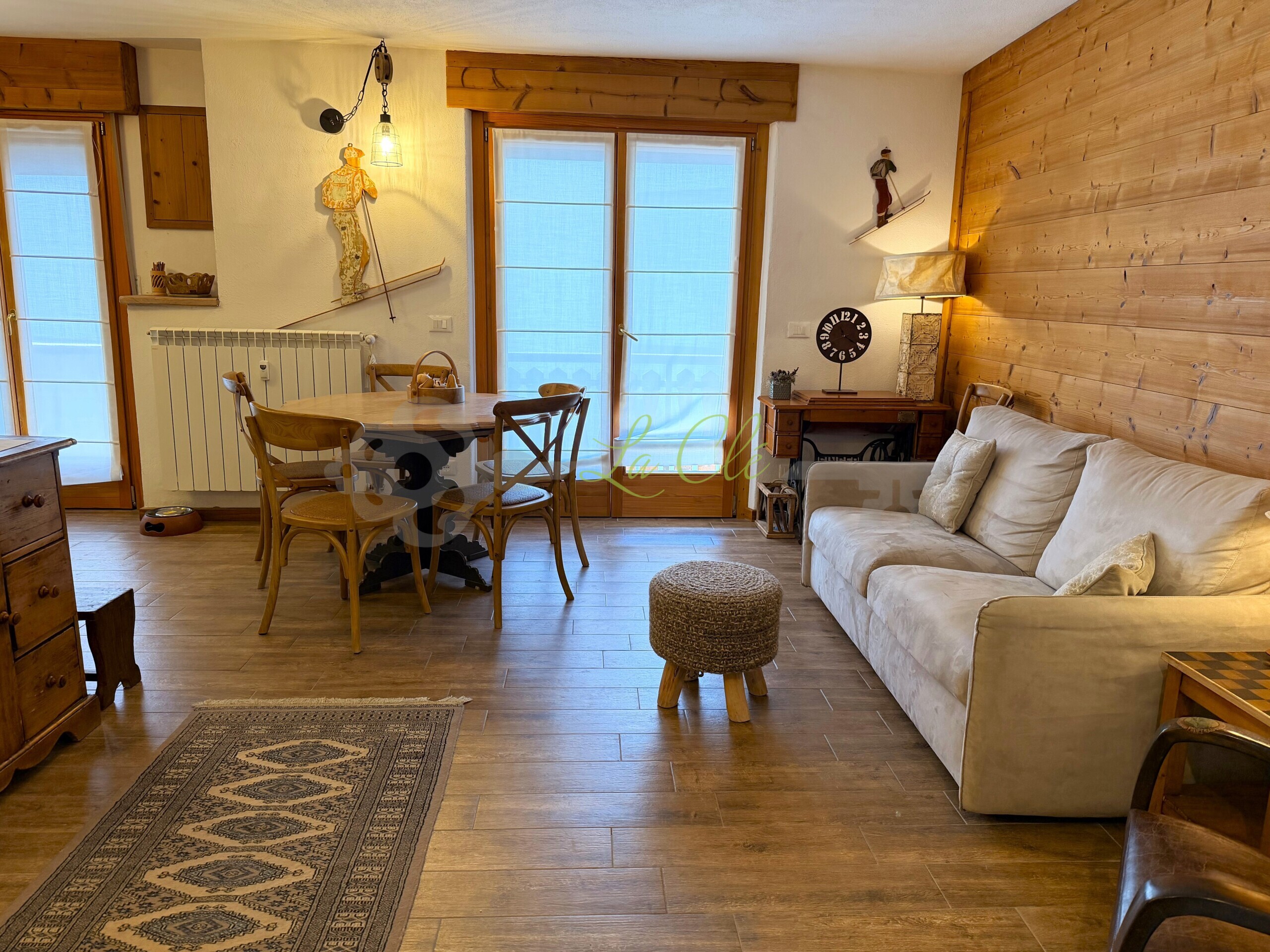 Trilocale con terrazzo, Courmayeur centro