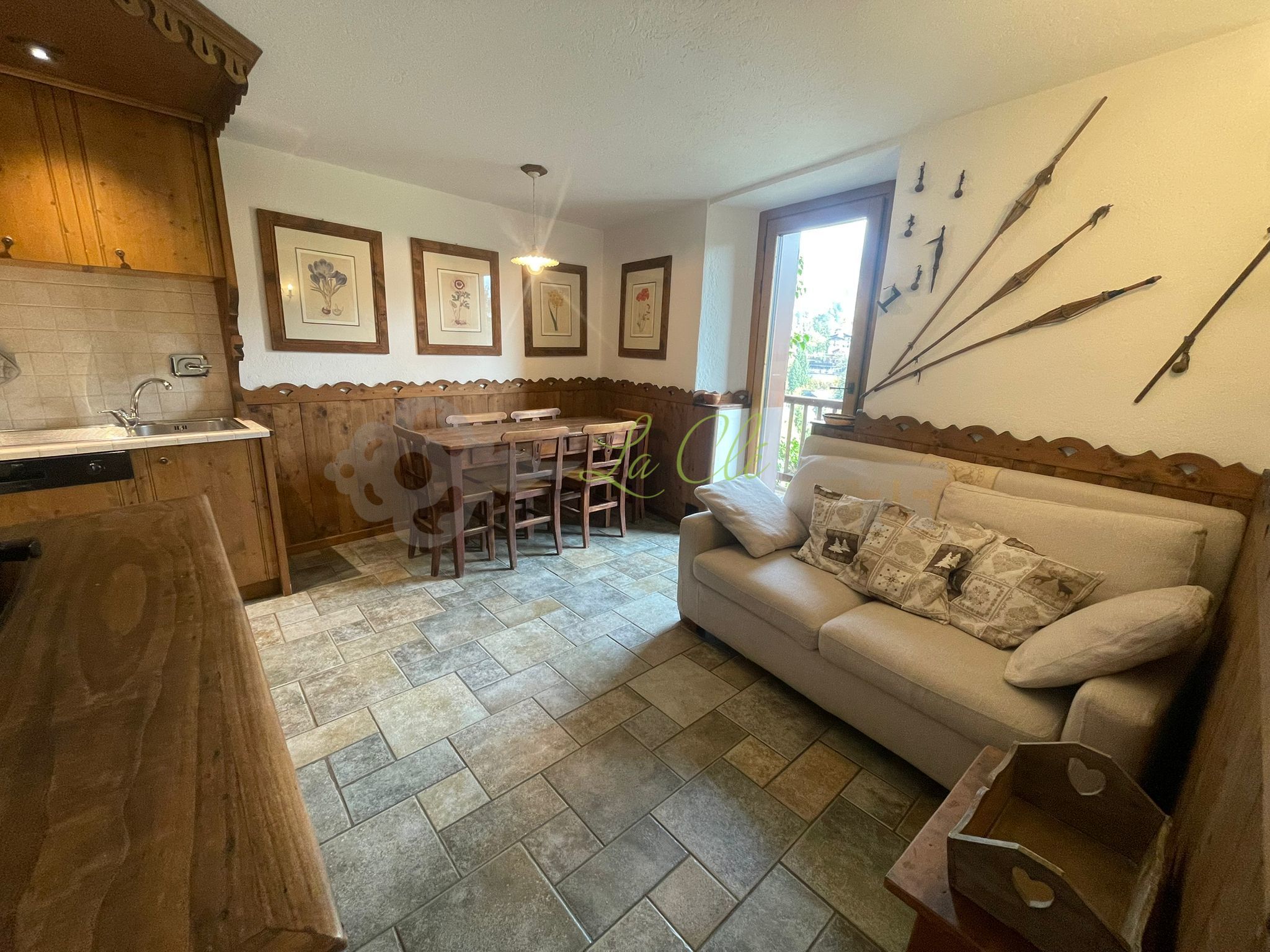Trilocale ristrutturato in via san giocondo, Courmayeur