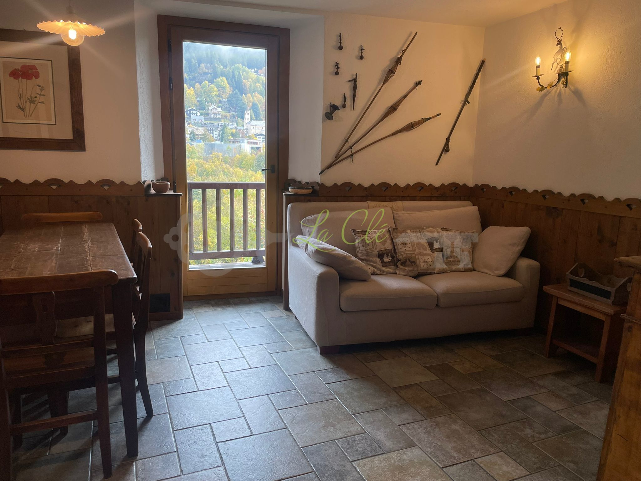 Trilocale ristrutturato in via san giocondo, Courmayeur
