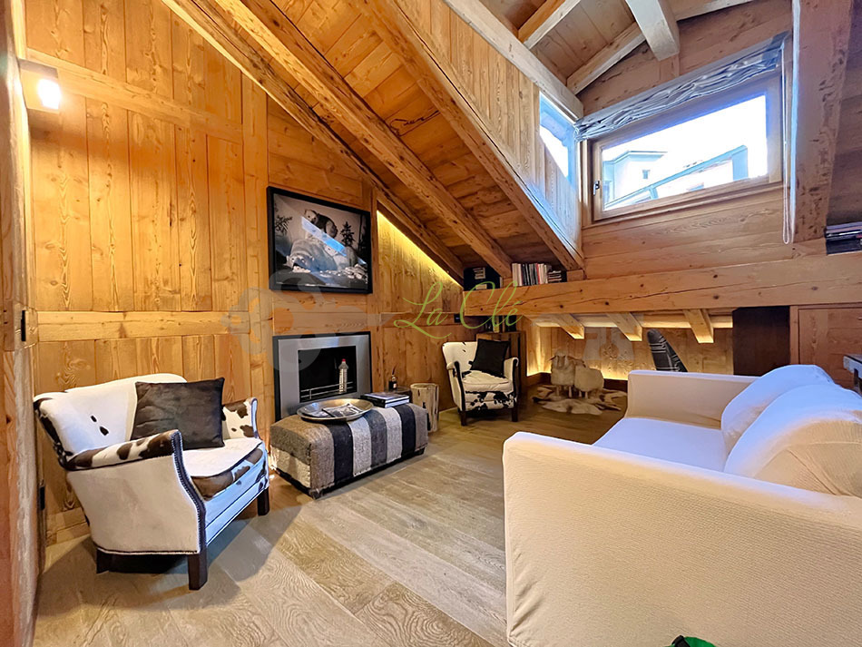 Mansarda con box in via circonvallazione 11, Courmayeur