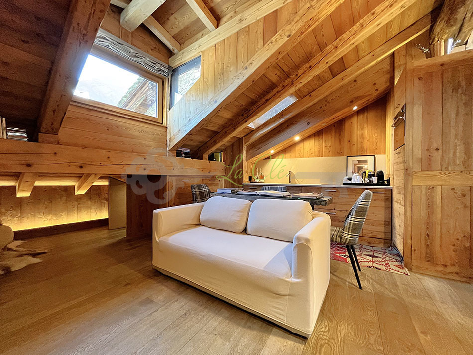 Mansarda con box in via circonvallazione 11, Courmayeur