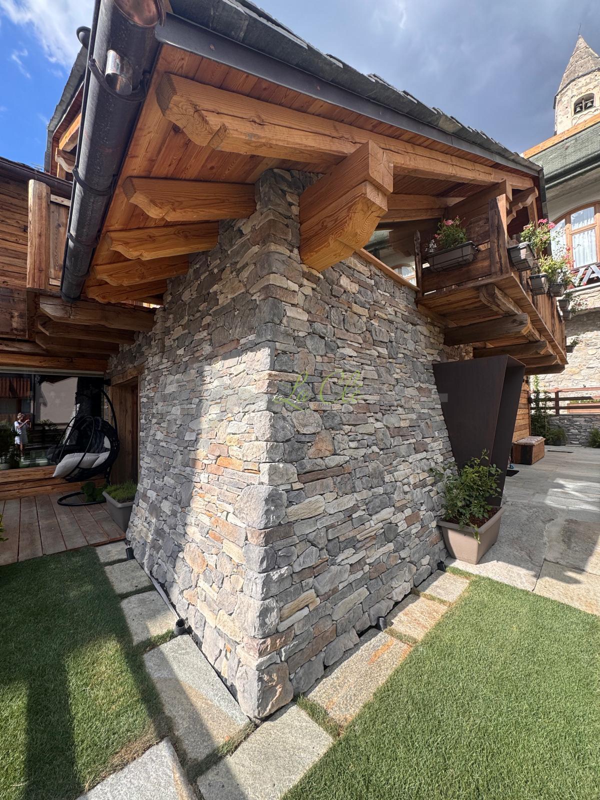 Casa indipendente con giardino, Courmayeur centro