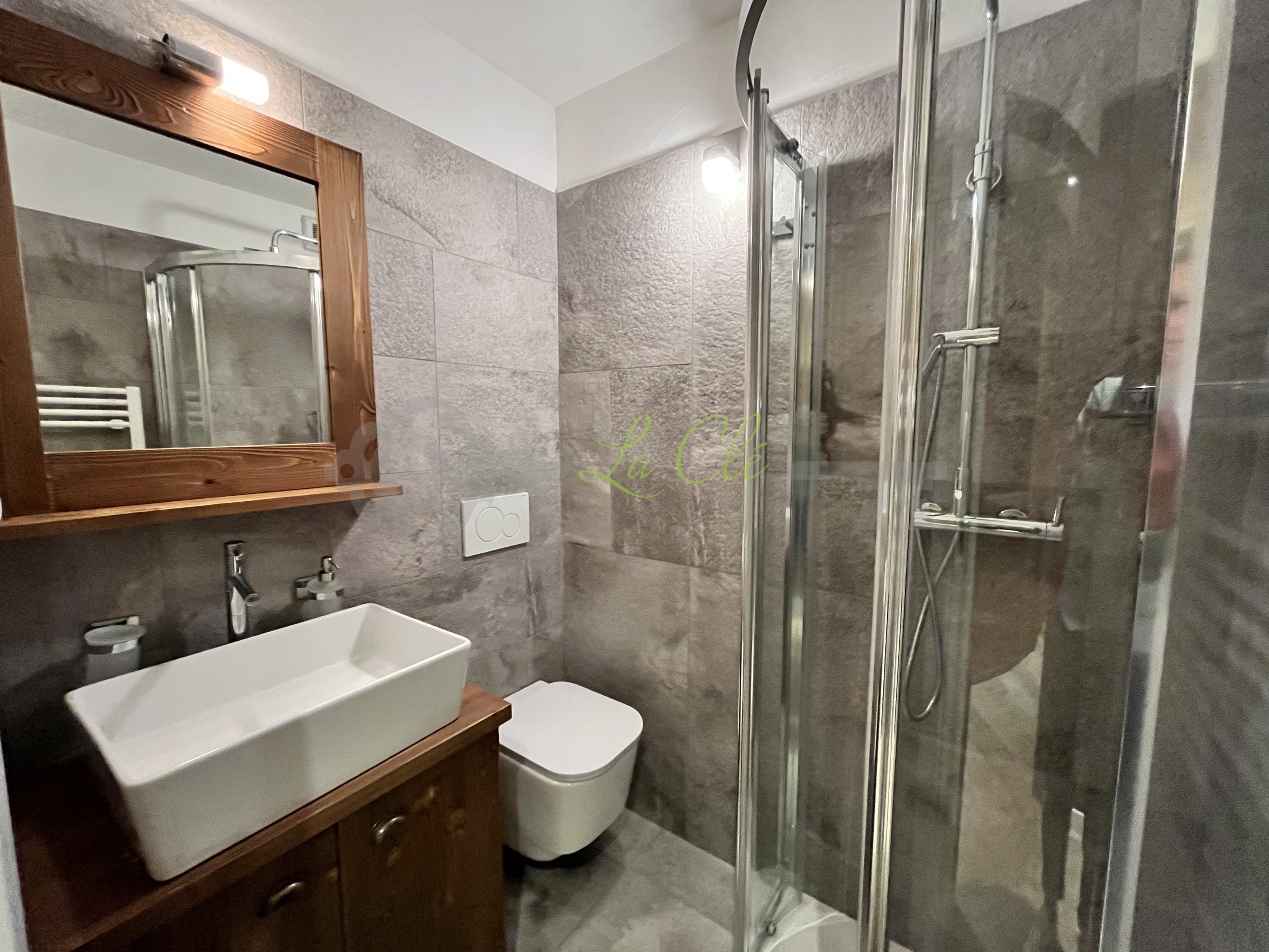 Trilocale con terrazzo in rue dent du geant, Pr�-Saint-Didier