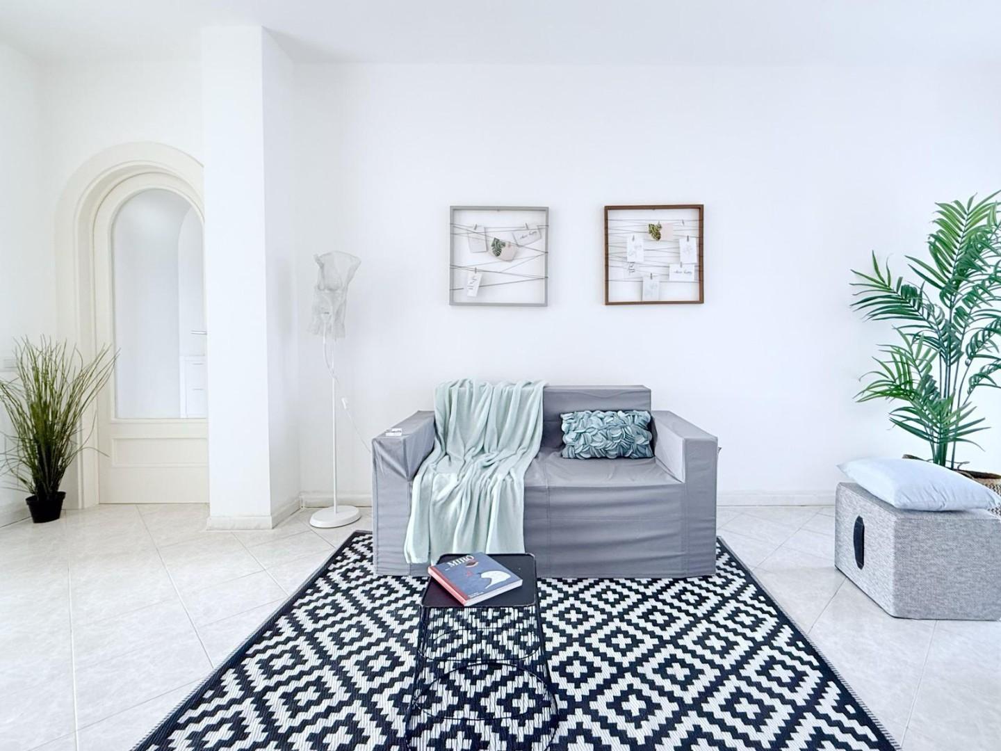 Trilocale con terrazzo, Bibbona la california