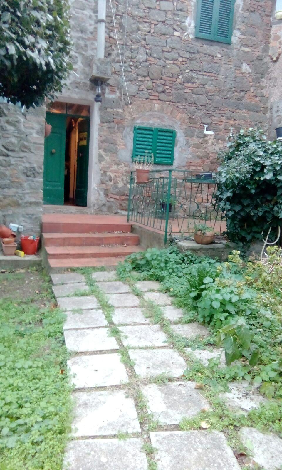 Appartamento con giardino a Montecatini Val di Cecina