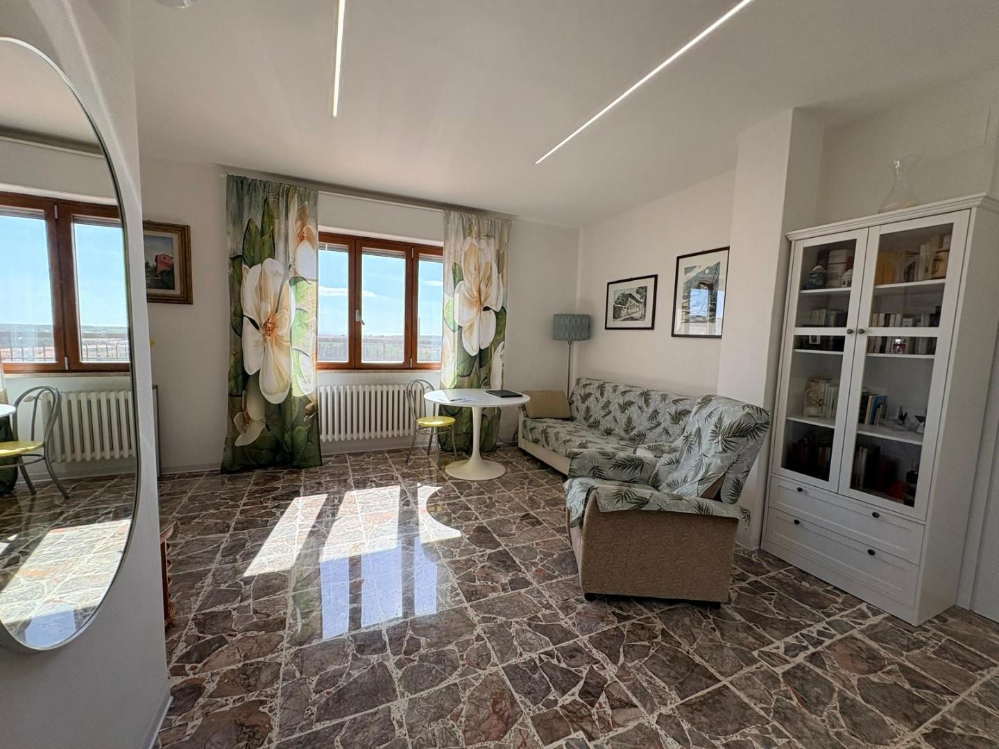 Attico vista mare a Cecina