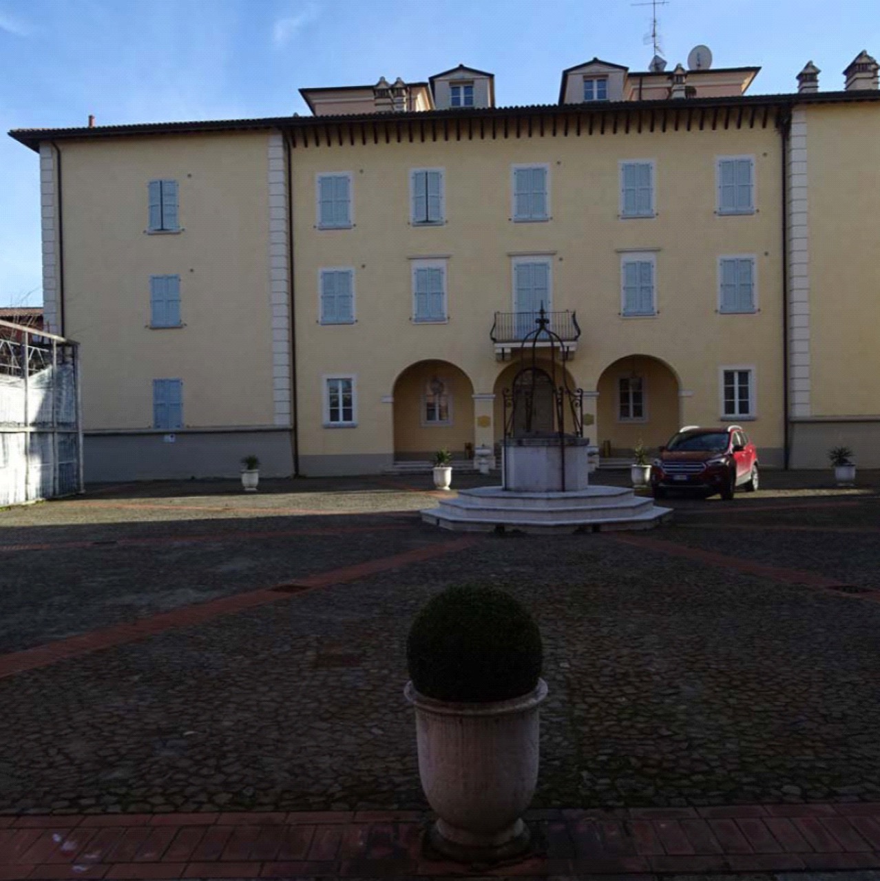 Stabile/Palazzo in vendita, Reggio Emilia reggio nell'emilia