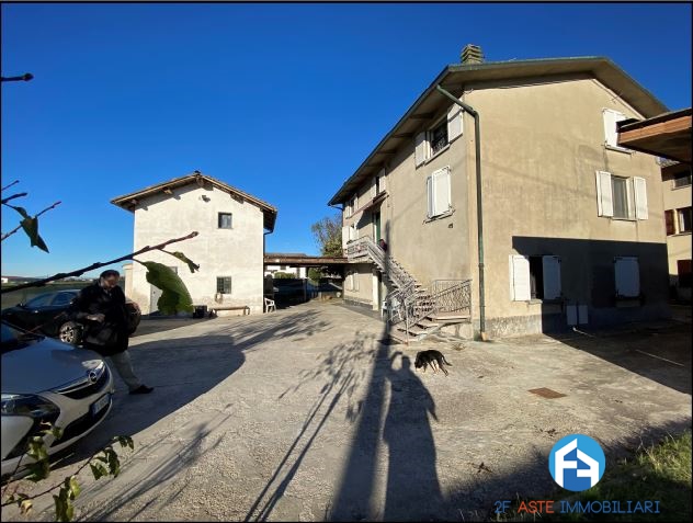 Casa indipendente in vendita a Cadelbosco di Sopra