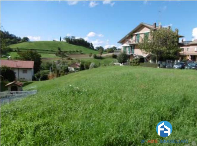 Terreno in vendita a Castelnovo ne' Monti