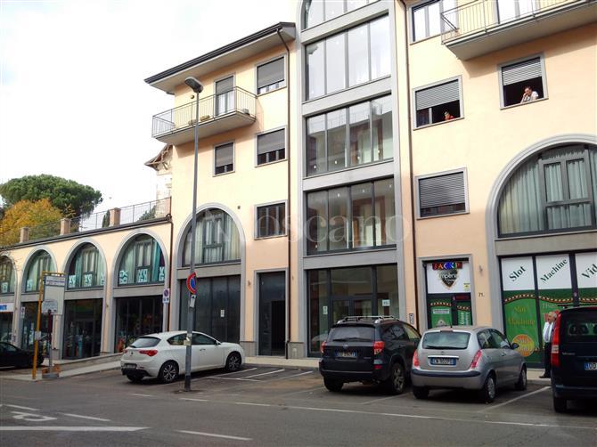 Ufficio in vendita in viale fiume 71, Viterbo