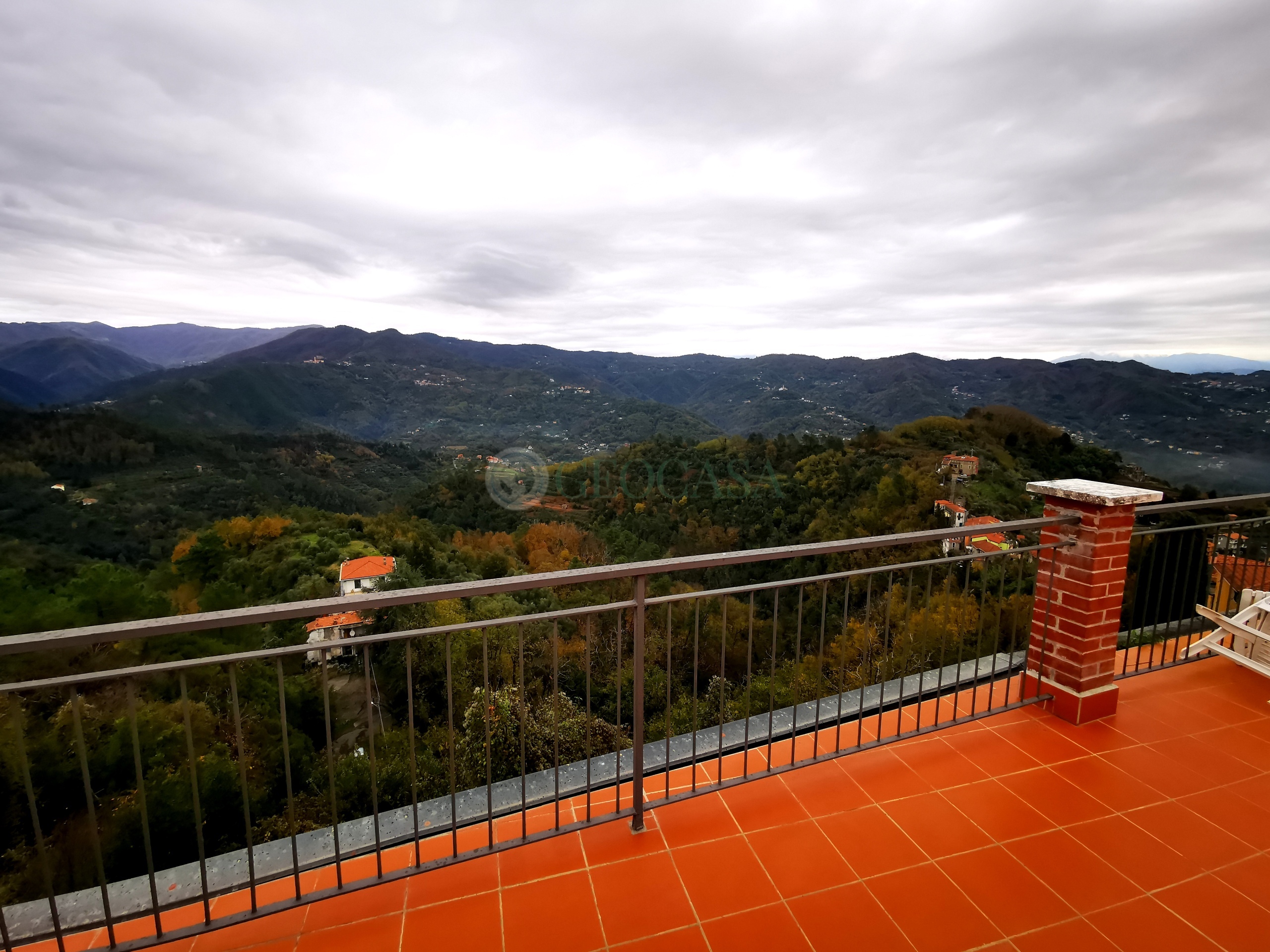 Trilocale con terrazzo, Follo tivegna