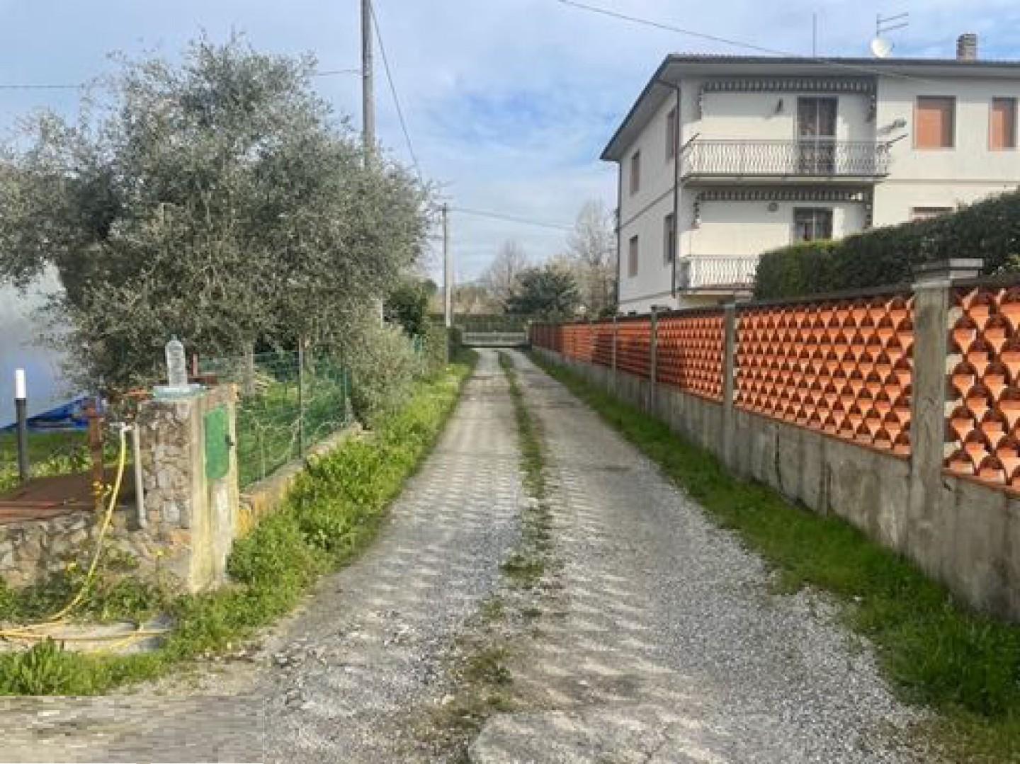 Appartamento da ristrutturare, Lucca san donato