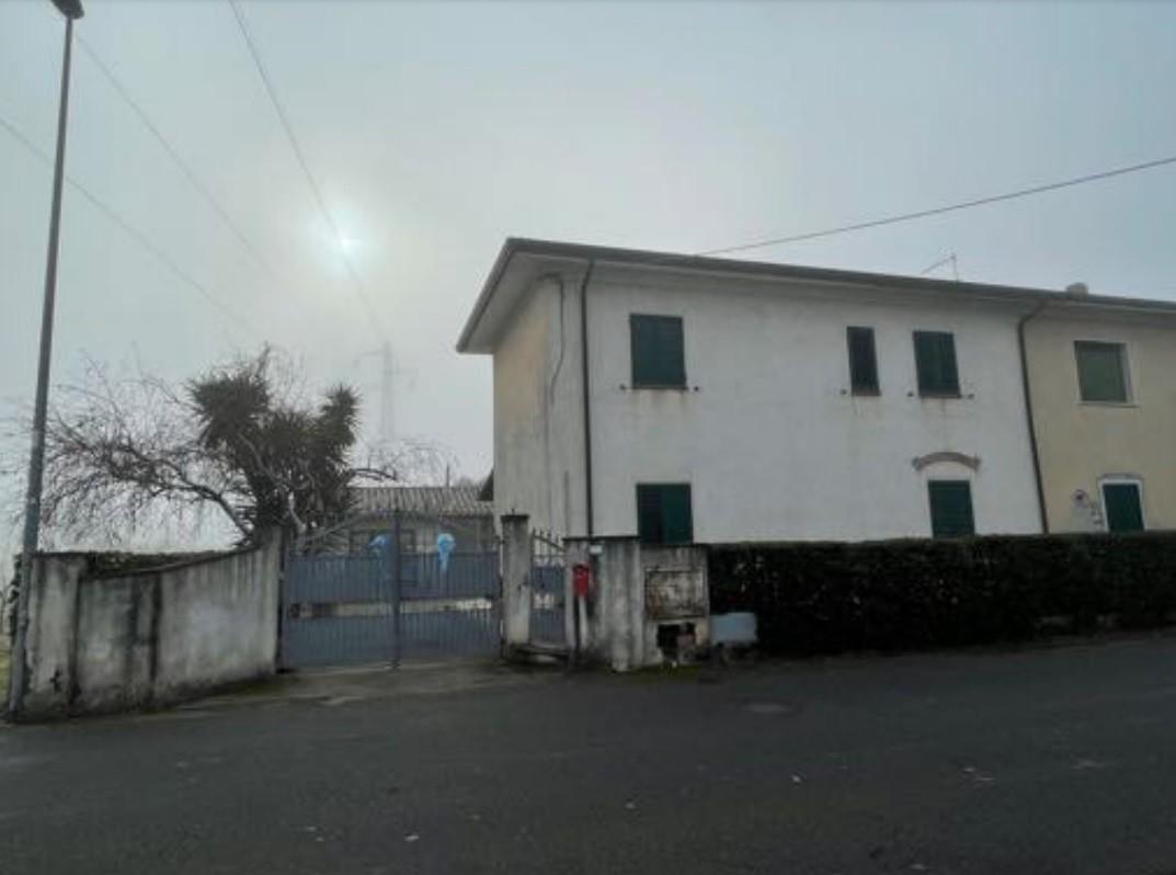 Quadrilocale in vendita a Camaiore