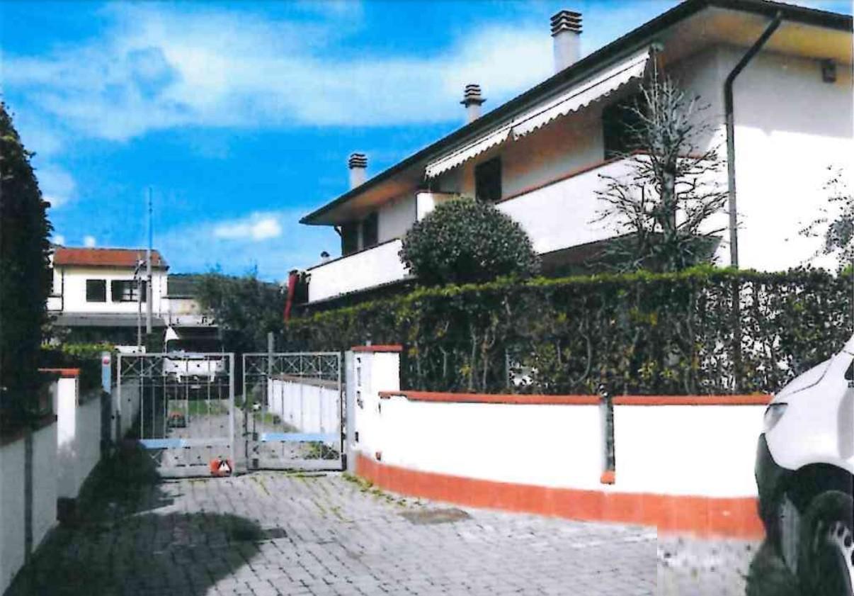 Casa indipendente in vendita a Cascina