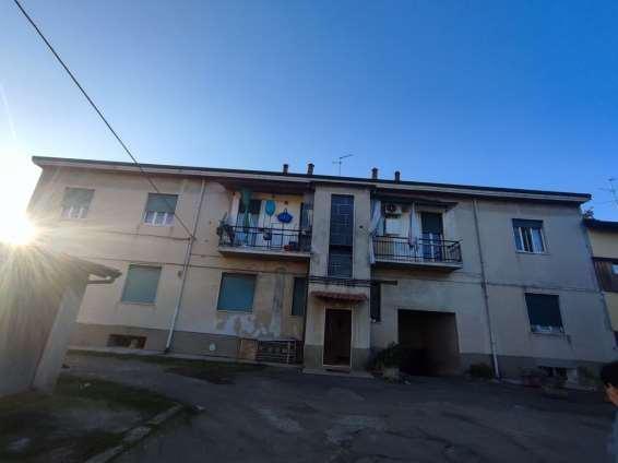 Trilocale da ristrutturare a Monza