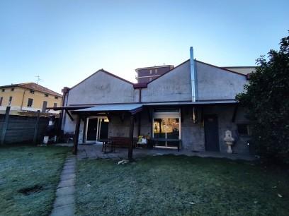 Casa vacanza 3 Locali in vendita a Desio