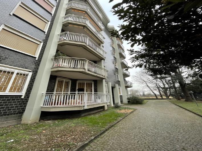 Quadrilocale in vendita a Baranzate