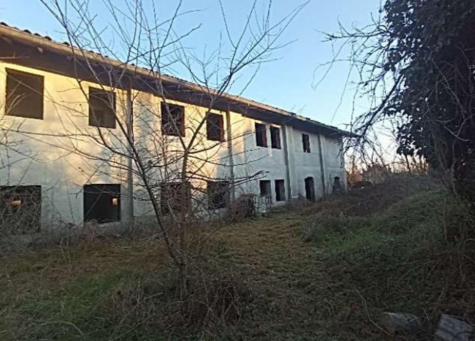 Capannone da ristrutturare a Pieve Albignola