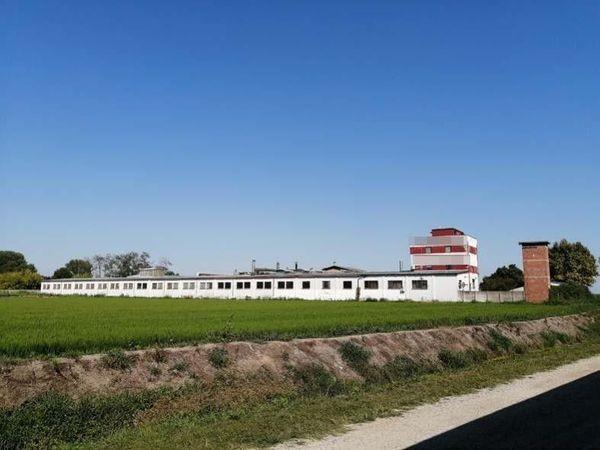 Capannone da ristrutturare a Mortara