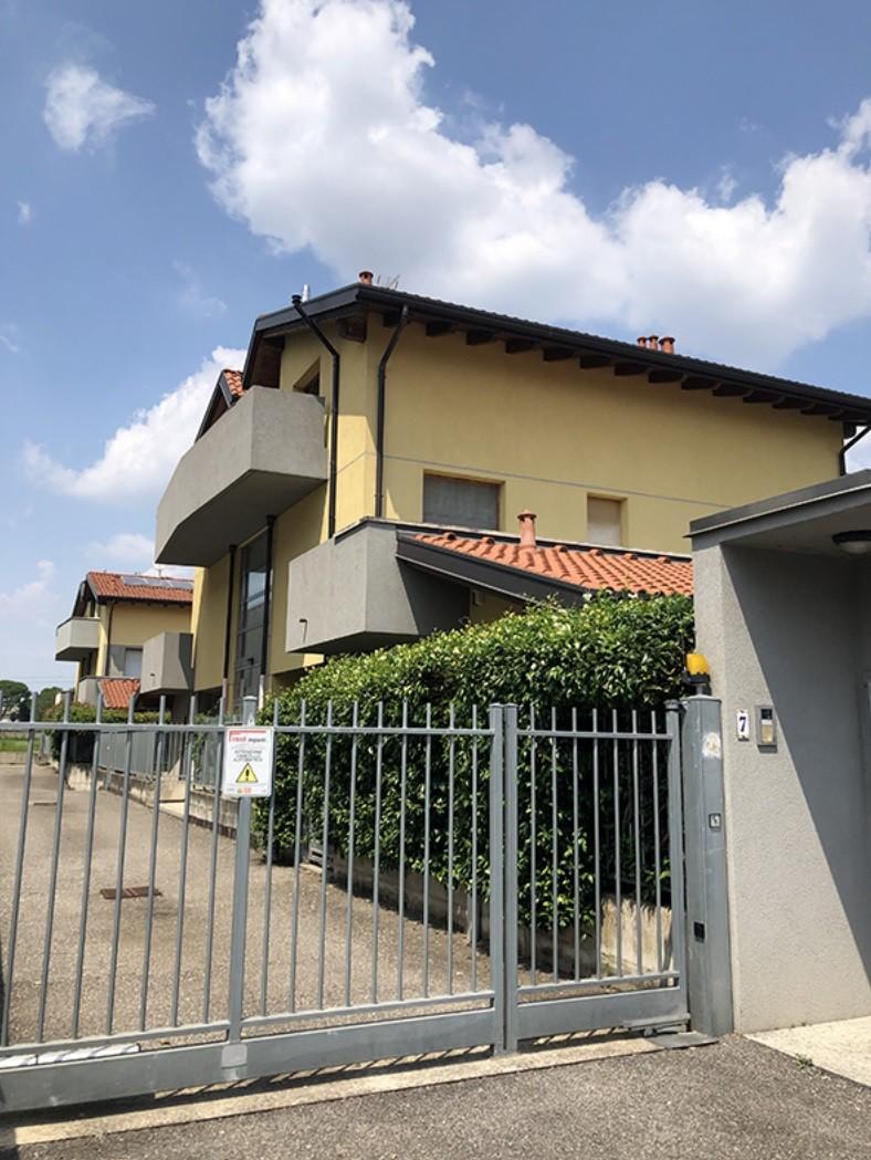 Stabile/Palazzo nuovo a Macherio
