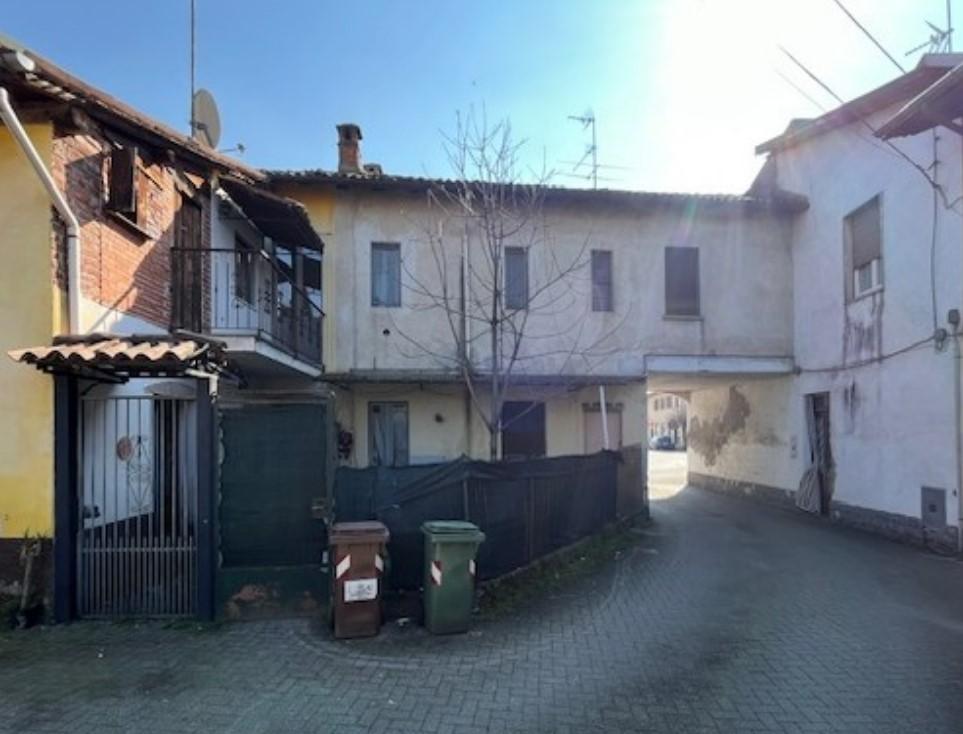 Quadrilocale da ristrutturare a Gambol