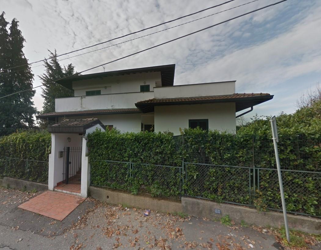 Villa Bifamiliare da ristrutturare a Lentate sul Seveso