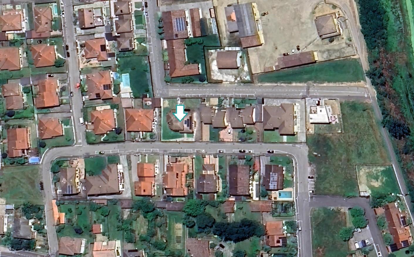 Villa in vendita a Sommo