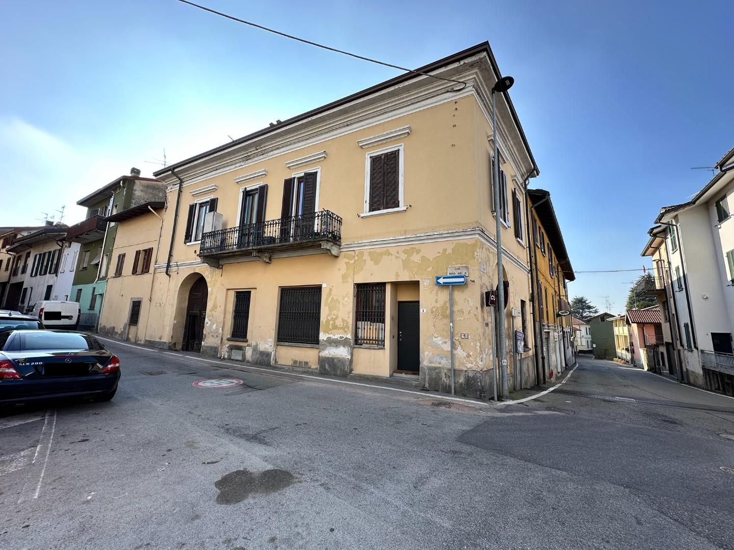 Trilocale in vendita a Veduggio con Colzano