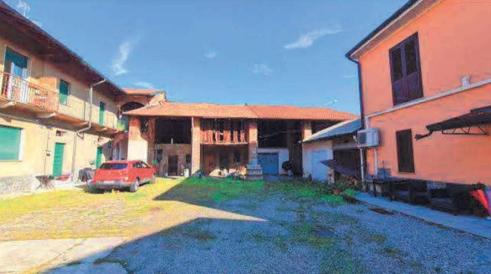Quadrilocale da ristrutturare a Bareggio