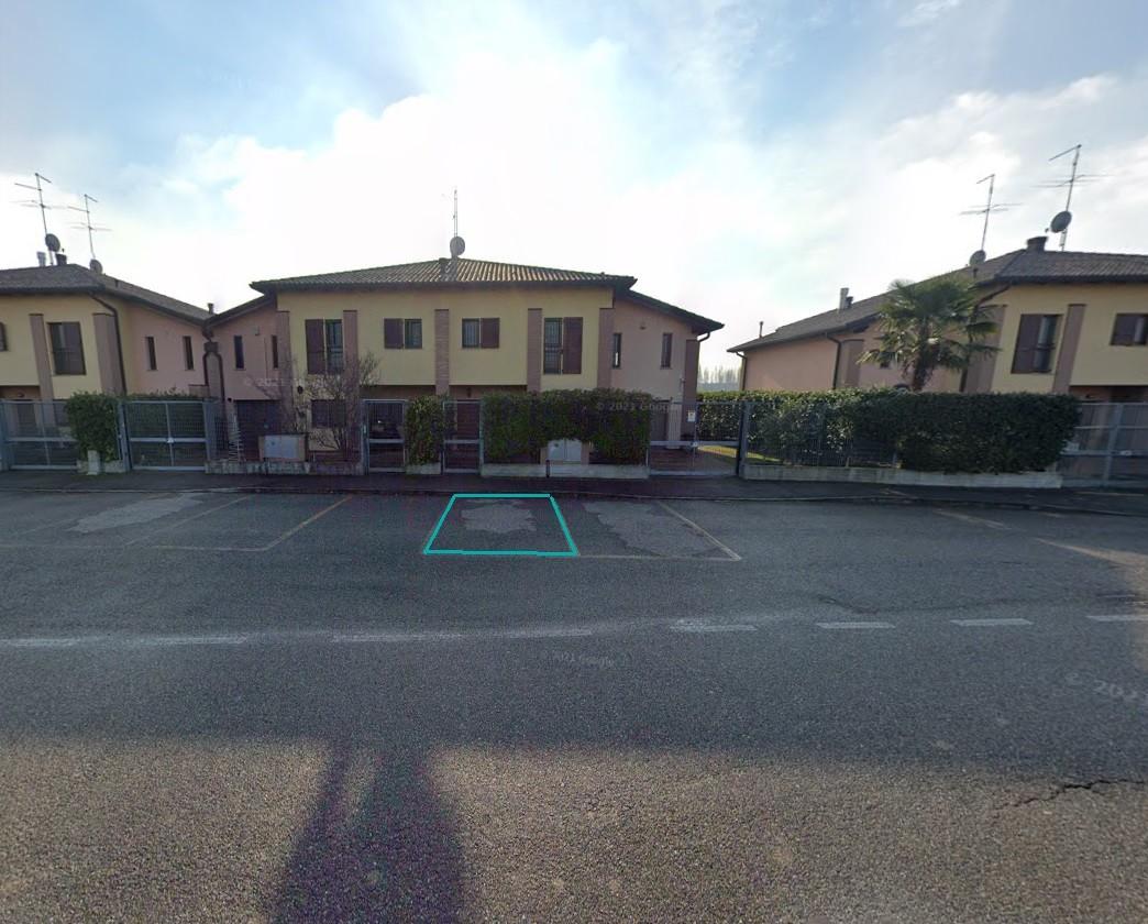 Box/Garage 25mq in vendita a Lacchiarella