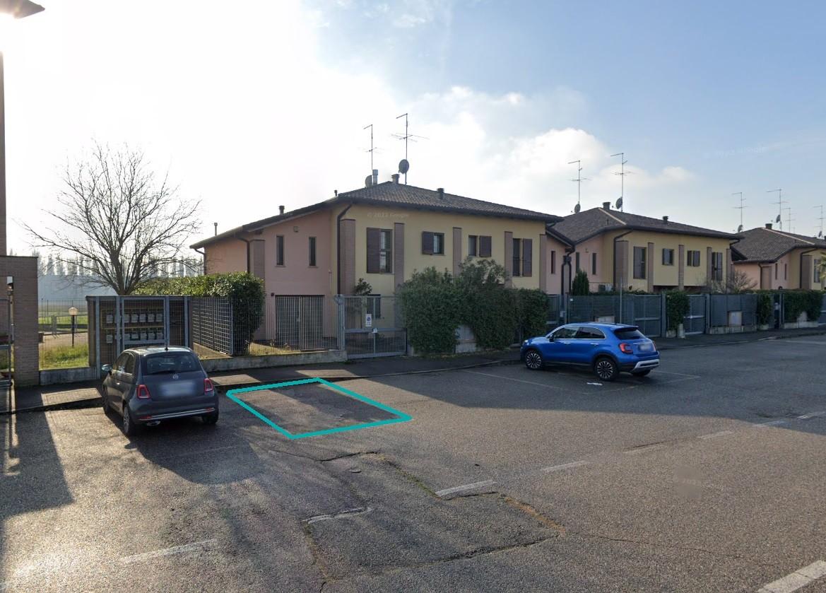 Box/Garage 25mq in vendita a Lacchiarella