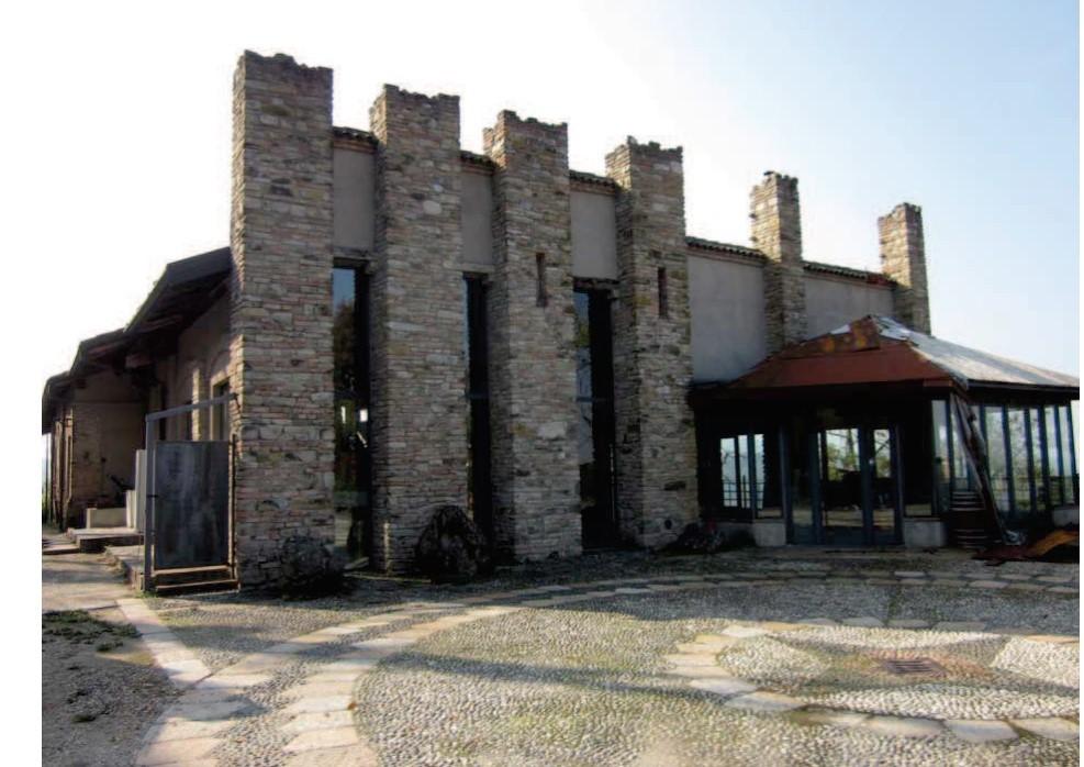 Locale commerciale da ristrutturare a Borgo Priolo