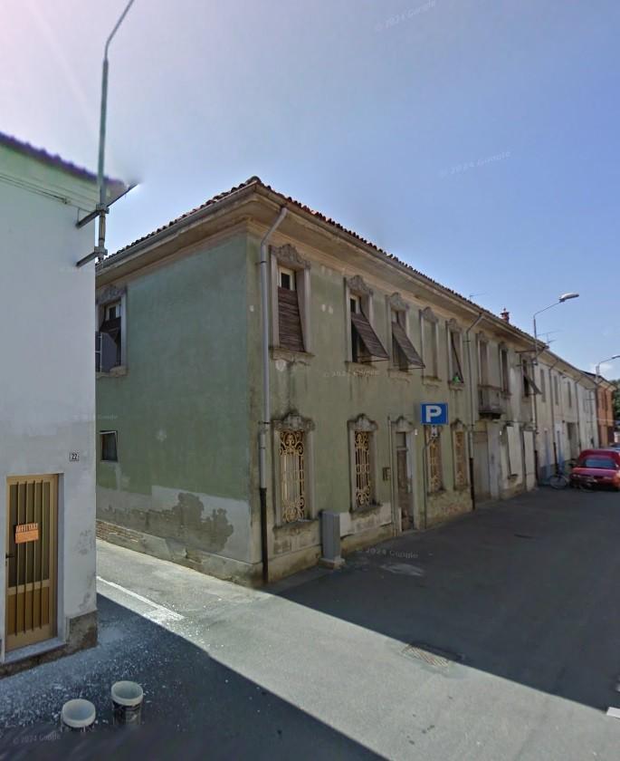 Appartamento da ristrutturare a Zeme