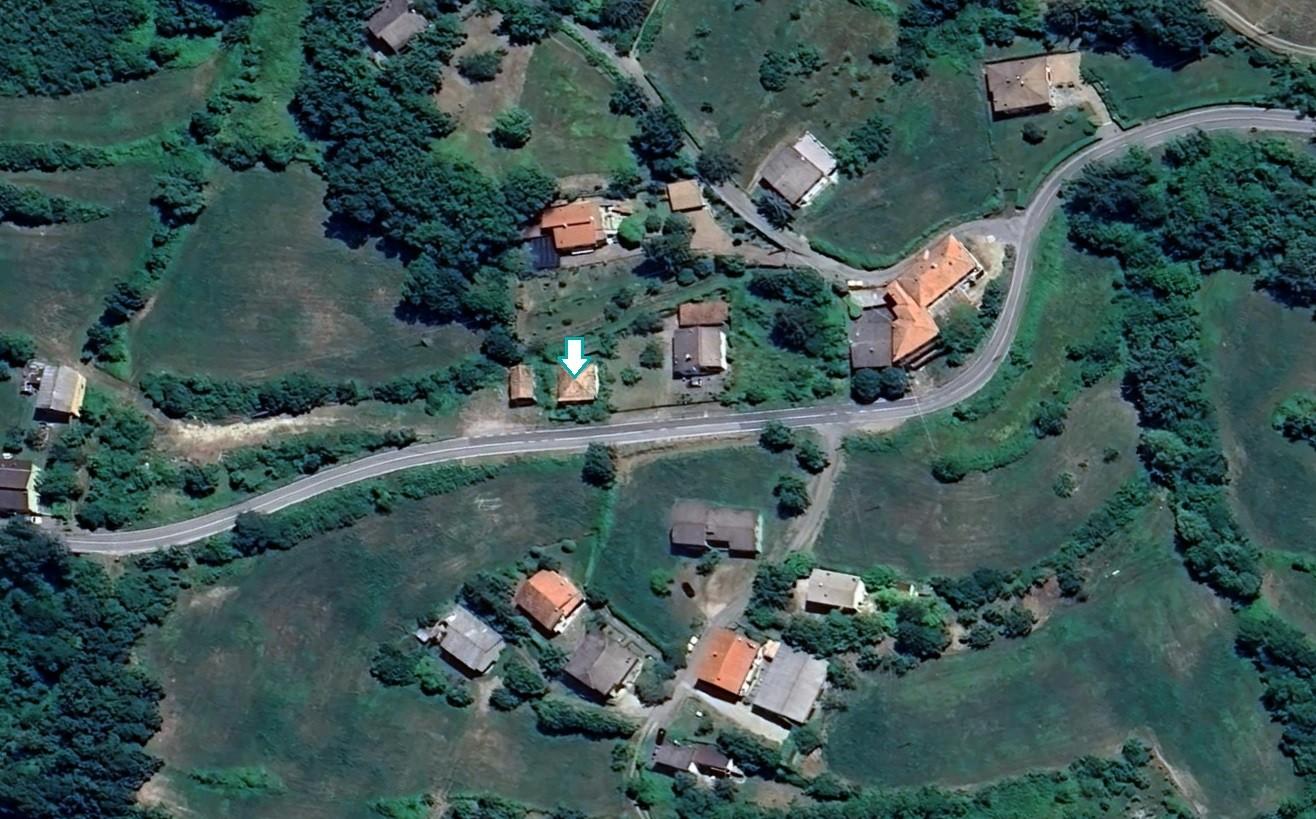 Trilocale da ristrutturare a Menconico