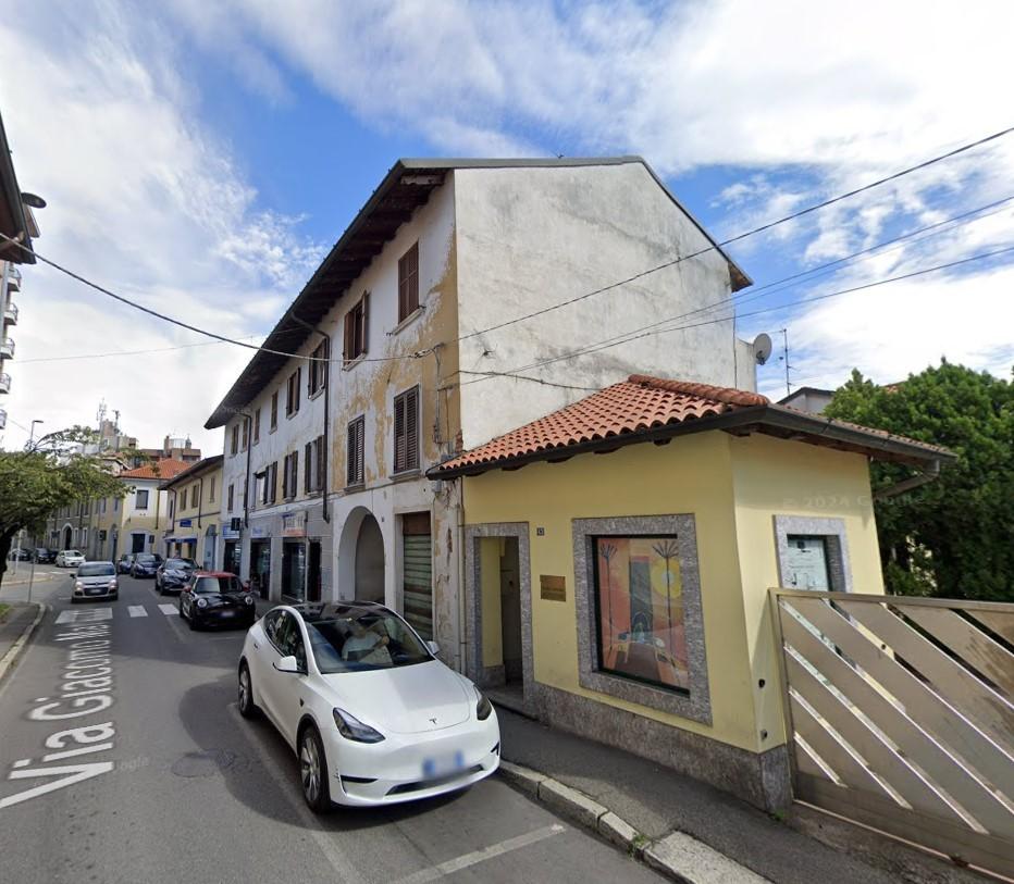 Negozio in vendita a Desio