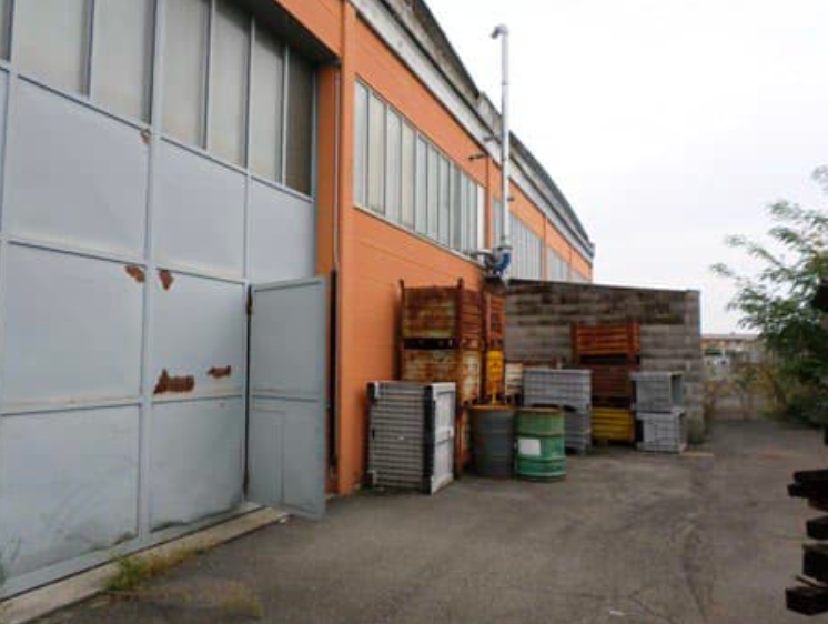 Capannone in vendita a Ronco Briantino