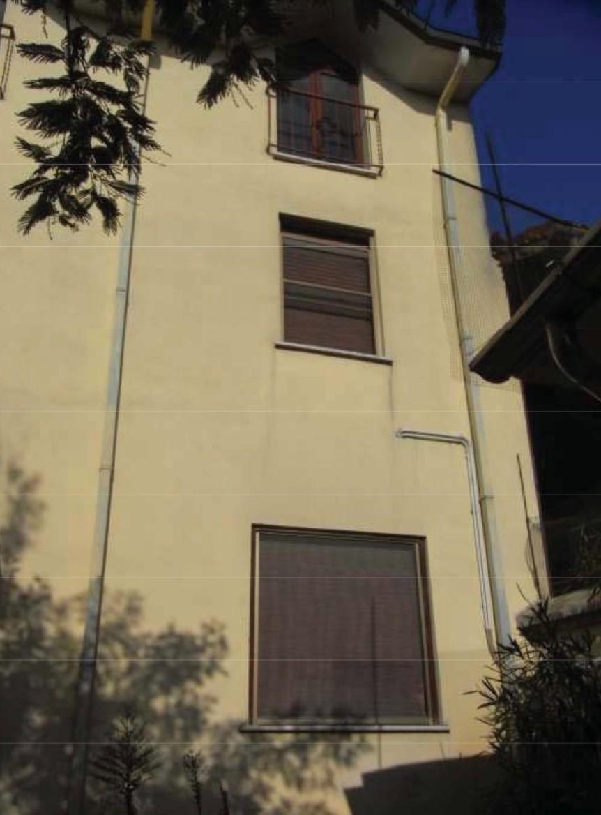 Casa indipendente in vendita a Dorno