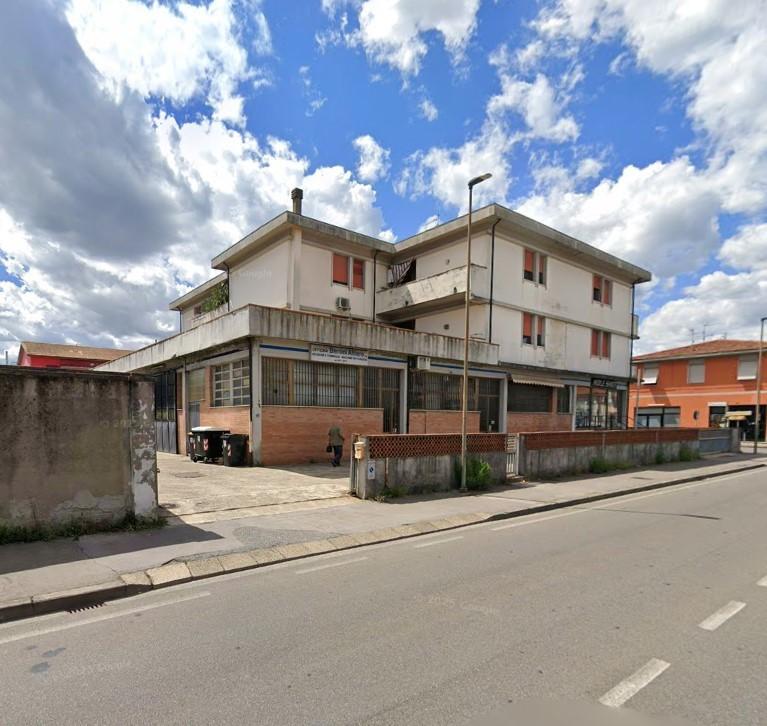 Laboratorio da ristrutturare a Santa Croce sull'Arno