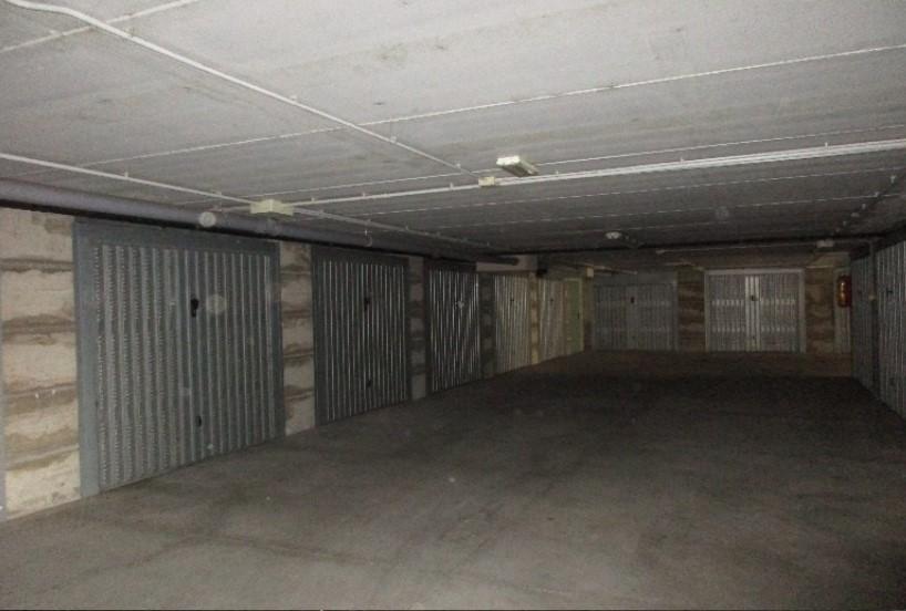 Box/Garage 15mq in vendita a Rosate